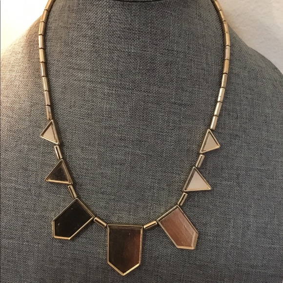 Geometric statement necklace - Picture 2 of 3